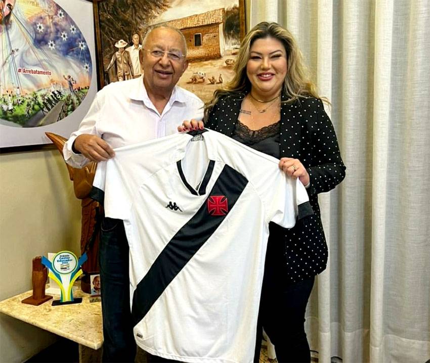 A história da foto que tem um Prefeito, uma jornalista, um vice, SAAD e um Capitão no PL de Teresina